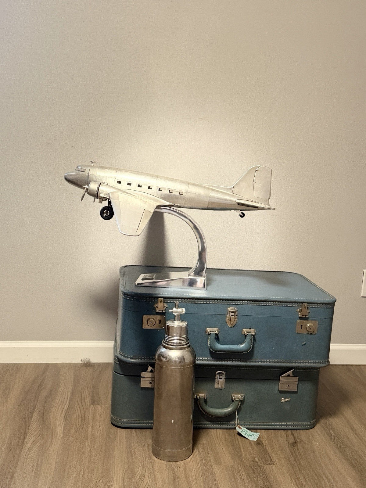 Beautiful Authentic Models Douglas DC-3 Dakota AP455 Aluminum Desk Model