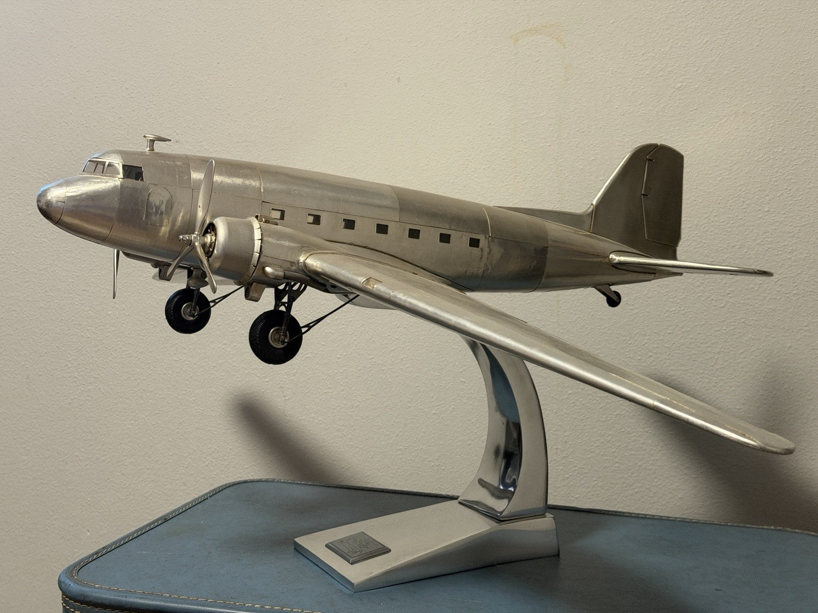 Beautiful Authentic Models Douglas DC-3 Dakota AP455 Aluminum Desk Model