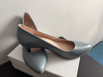 Timeless Pump you can wear ALL DAY! Ecco Pointed Closed Toe Kitten Heel Steel Blue EU41/US 10-10.5 NEVER WORN